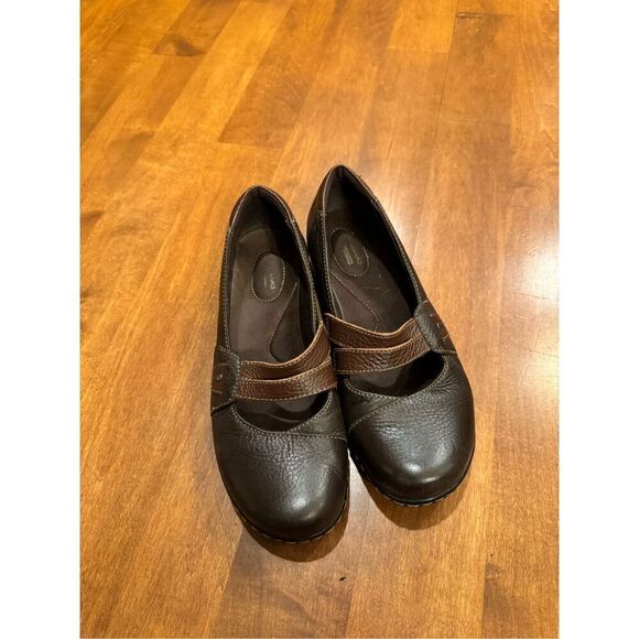 Woman’s leather Clark’s shoes size 9 - Picture 5 of 5